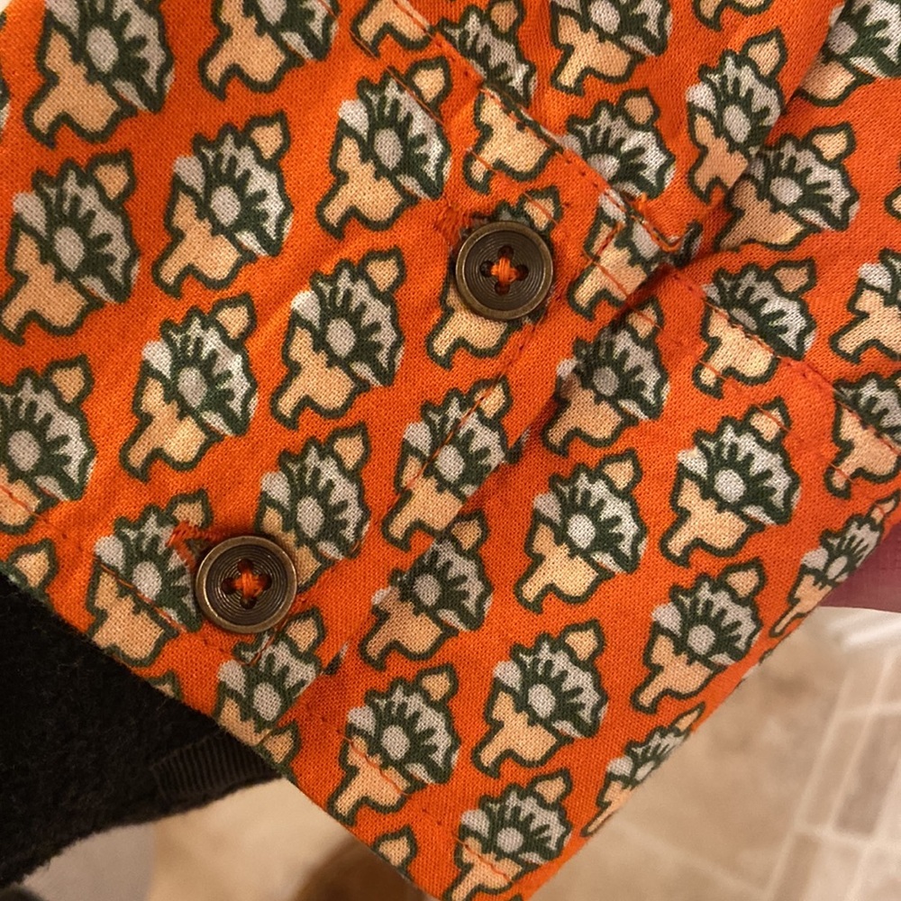 Jen’s Pirate Booty button down blouse. Size S. NWOT. Orange print. - Picture 5 of 8